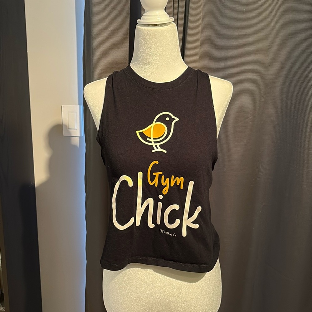 LFT crop workout tank. S. Gym
Chick black.